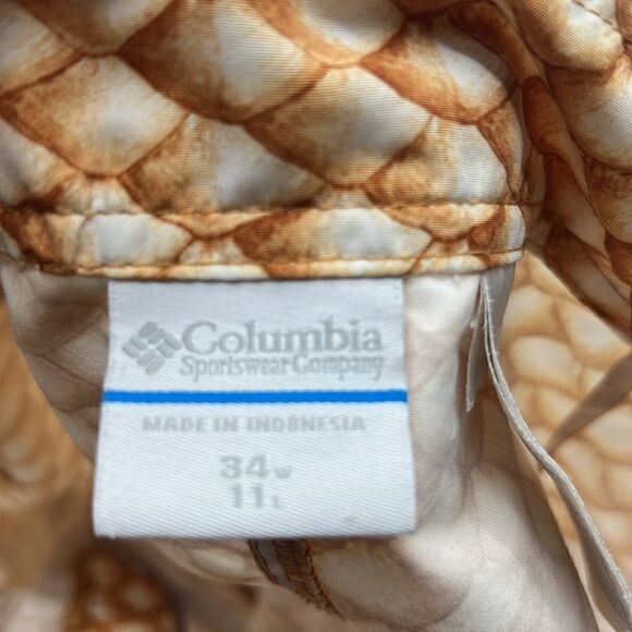 Columbia board shorts with fish scale print and bottle opener - Picture 6 of 7